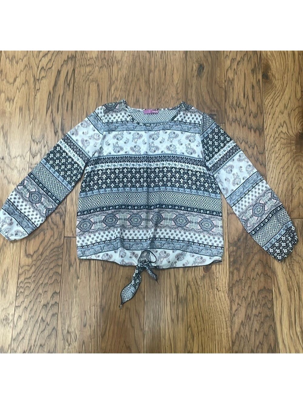 Aqua Girl pink and grey tie front top size L